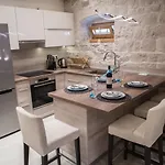 Limestone Heritage House 4* Трогір