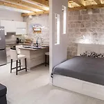 Limestone Heritage House 4* Трогір