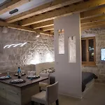 Limestone Heritage House 4*