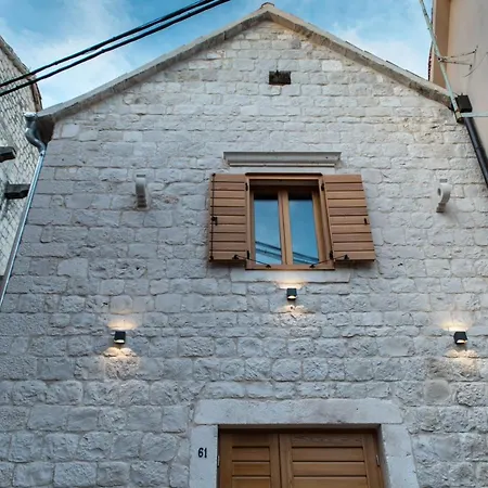Hotel apartamentowy Limestone Heritage House