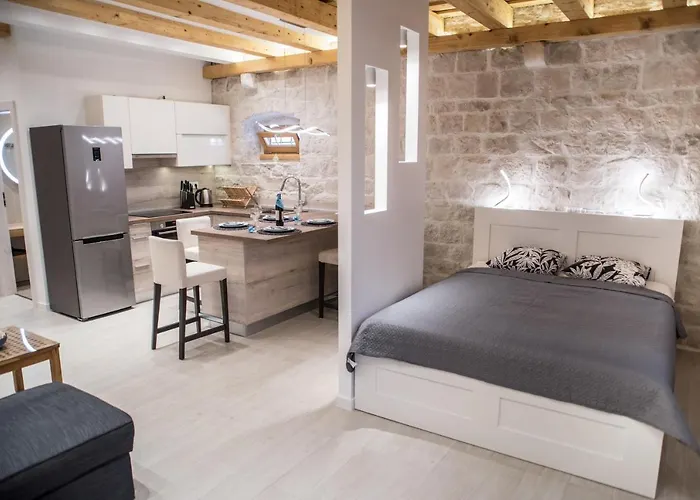 Limestone Heritage House 4* Τρογκίρ