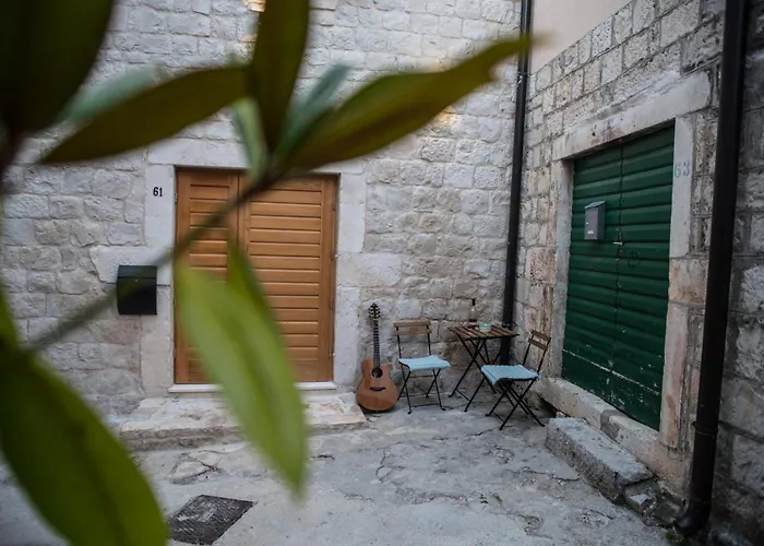 Ξενοδοχείο με διαμερίσματα Limestone Heritage House 4*