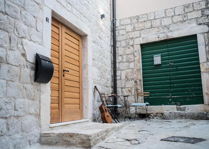 Ξενοδοχείο με διαμερίσματα Limestone Heritage House