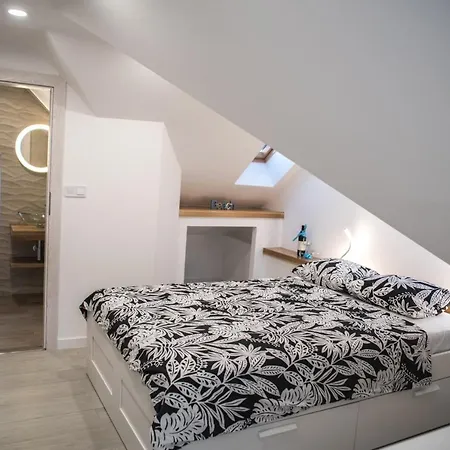 Limestone Heritage House Apartmanhotel