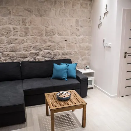 Limestone Heritage House Апарт-готель