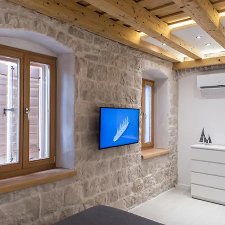 Ξενοδοχείο με διαμερίσματα Limestone Heritage House