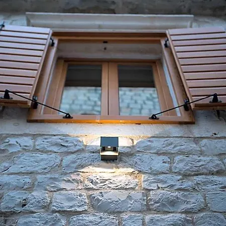 Limestone Heritage House Трогір