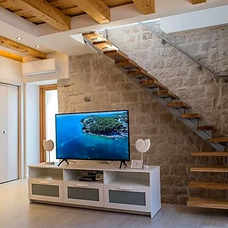 Limestone Heritage House Апарт-готель