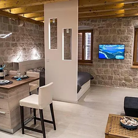 Апарт-готель Limestone Heritage House Трогір