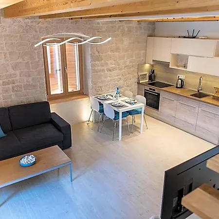 Апарт-готель Limestone Heritage House Трогір