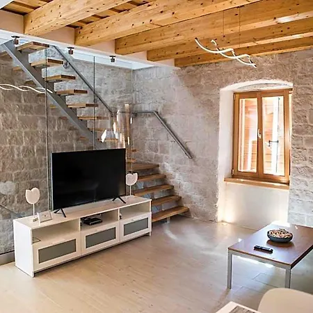 Апарт-готель Limestone Heritage House