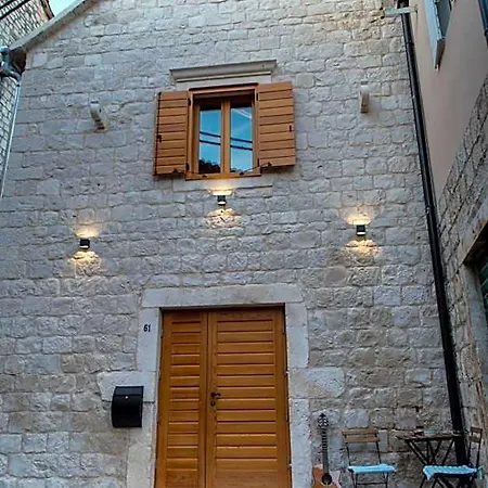 Limestone Heritage House 4* Трогір
