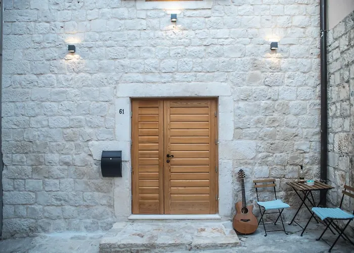 Hotel apartamentowy Limestone Heritage House