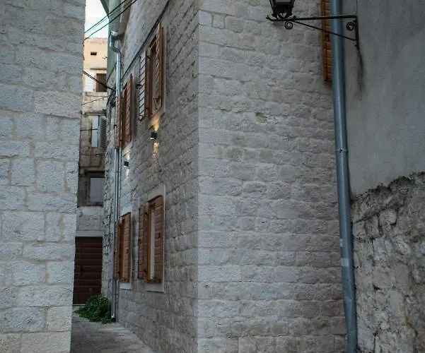 Limestone Heritage House 4*
